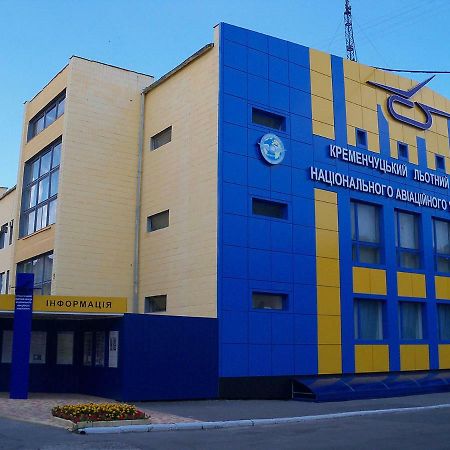 Апартаменты На Победы 25 Kremenchuk Exterior photo